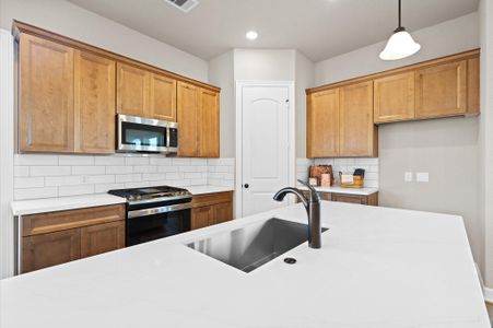 New construction Single-Family house 1605 Carefree Cir, Seabrook, TX 77586 - image 3
