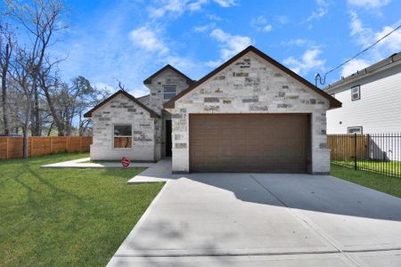 New construction Single-Family house 5218 Mayle Street, Houston, TX 77016 - photo 0