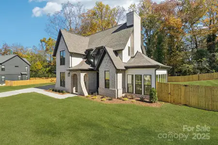 New construction Single-Family house 132 Sardis Ln, Charlotte, NC 28270 - image