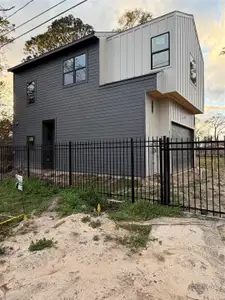 New construction Townhouse house 8331 Lanewood Dr, Houston, TX 77016 - image