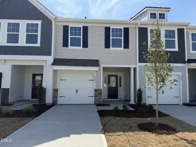 New construction Townhouse house 945 Kensley Grove Ln, Fuquay Varina, NC 27526 - image