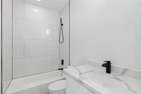 New construction Condo/Apt house 909 Vargas Rd, Unit B, Austin, TX 78741 - photo 16 16