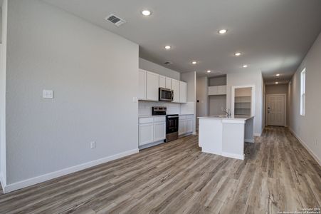 New construction Single-Family house 14502 Emerio Dr, San Antonio, TX 78253 Easton - 1388- photo 9 9