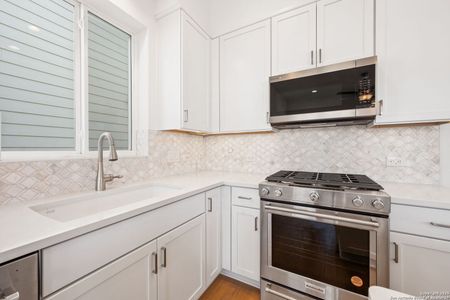 New construction Single-Family house 895 N Academy, New Braunfels, TX 78130 - image 7