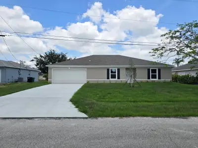 New construction Single-Family house 525 Sw Feldman Ave, Port St. Lucie, FL 34953 plan Majestic - image