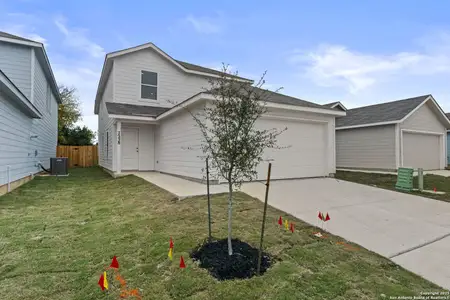 New construction Single-Family house 7238 Brownleaf Dr, San Antonio, TX 78227 plan Tilley - image