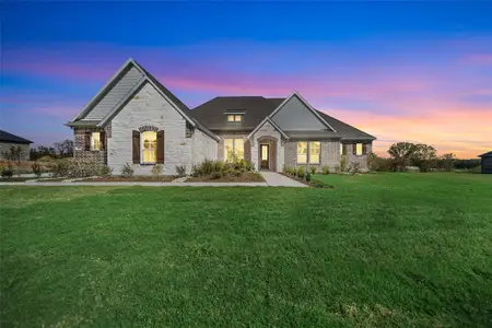 New construction Single-Family house 404 Indian Creek Rd, Van Alstyne, TX 75495 plan Mockingbird - image