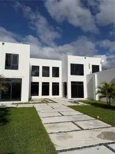 New construction Single-Family house 6190 Sw 128Th St, Pinecrest, FL 33156 - image