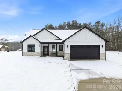New construction Single-Family house 330 E Pine St, Maiden, NC 28650 - image