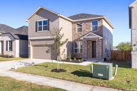 New construction Single-Family house 9515 Lochridge Pike, Converse, TX 78109 - image