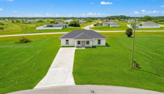 New construction Single-Family house 9019 E Crow Cir, Labelle, FL 33935 - image