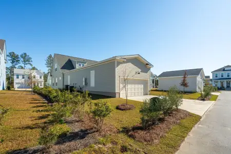 New construction Single-Family house 363 Trailmore Ln, Summerville, SC 29486 plan Hutchinson (Two-Story) - image