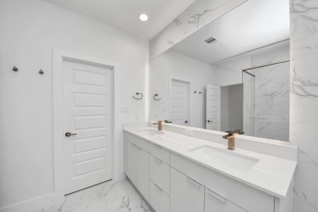 New construction Single-Family house 2210 Diagonal Ln, Houston, TX 77051 - image 4