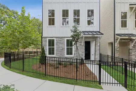 New construction Single-Family house 642 Memphis Dr, Scottdale, GA 30079 plan The Melton - image
