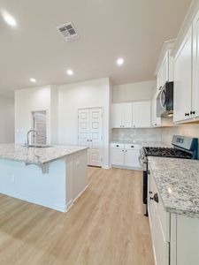 New construction Single-Family house 303 Cobblestone Ct, Victoria, TX 77904 plan Salado - image 7