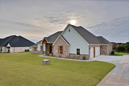 New construction Single-Family house 1066 Kingsley Ct, Weatherford, TX 76087 - image