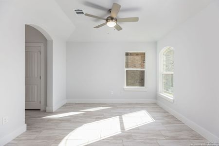 New construction Single-Family house 2160 Darst Drive, Seguin, TX 78155 Linden- photo 4 4