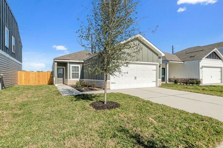 New construction Single-Family house 8110 Burnt Orchid Dr, Houston, TX 77016 - photo 0