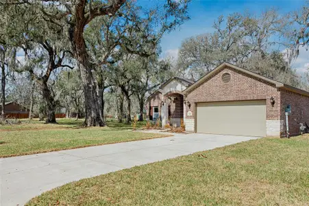 New construction Single-Family house 411 Wellshire Dr, West Columbia, TX 77486 null- photo 0