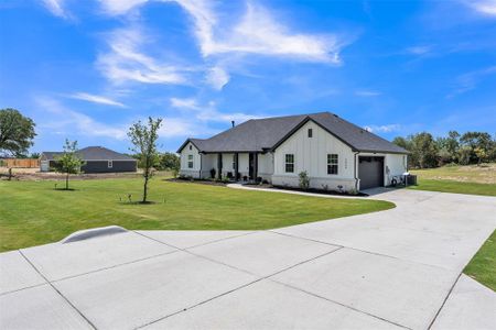 New construction Single-Family house 2004 Willy Dilly Rd, Springtown, TX 76082 - image