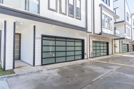 New construction Single-Family house 2229 Blalock Rd, Houston, TX 77080 - image