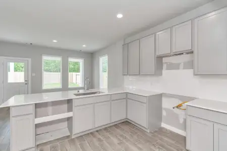 New construction Single-Family house 18538 Athena Flower Dr, Fresno, TX 77545 plan 142 - image 6