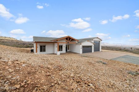 New construction Single-Family house 15900 Lone Fox Trl, Dewey-Humboldt, AZ 86327 - image