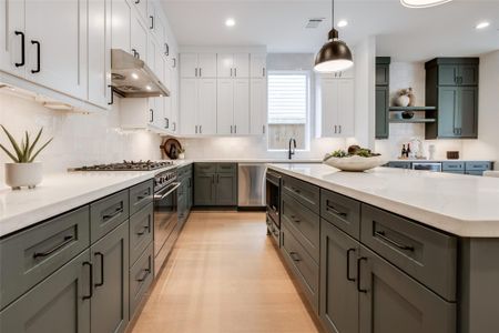 New construction Single-Family house 5709 Feagan St, Houston, TX 77007 - image 15