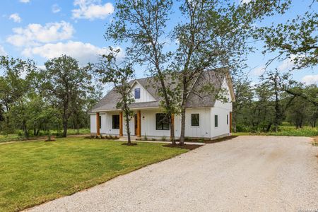 New construction Single-Family house 105 Tempranillo Ter, La Vernia, TX 78121 - image