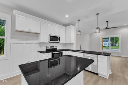 New construction Single-Family house 405 N Raiford St, Selma, NC 27576 null- photo 12 12