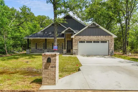 New construction Single-Family house 108 Parkside Dr, Trinidad, TX 75163 - image