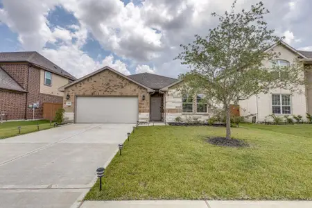 New construction Single-Family house 1318 Cascade Hills Dr, Iowa Colony, TX 77583 plan The Greenville (L400) - image