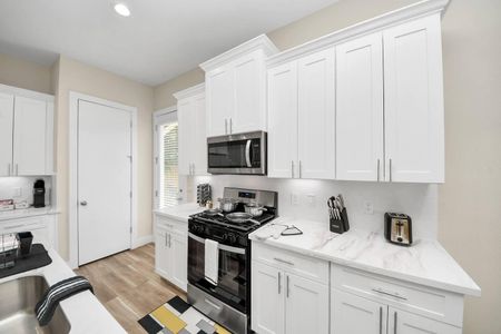 New construction Single-Family house 5935 Beall St, Unit A, Houston, TX 77091 - image 8