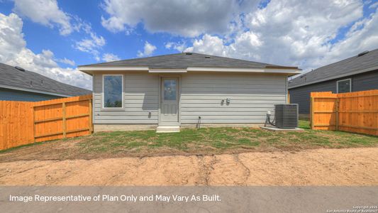 New construction Single-Family house 1014 Indian Wy, Seguin, TX 78155 - image