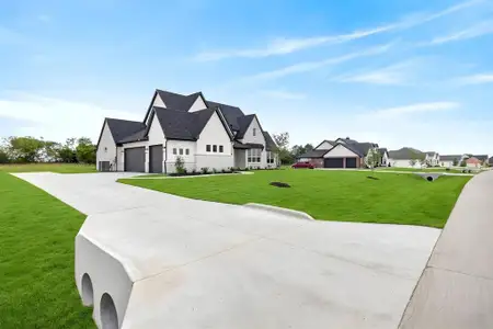 New construction Single-Family house 129 Aiden Dr, Waxahachie, TX 75165 - image