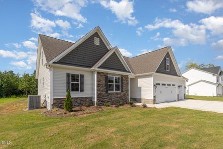 New construction Single-Family house 425 Jackson Pond Dr, Smithfield, NC 27577 null- photo 2 2