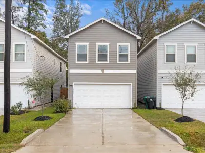 New construction Single-Family house 9024 Madera Rd, Houston, TX 77078 - image