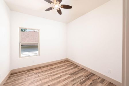 New construction Single-Family house 706 Oak Valley Dr, Kerrville, TX 78028 - image 15