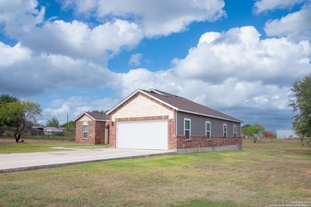 New construction Single-Family house 204 Homestead, La Vernia, TX 78121 null- photo 2 2