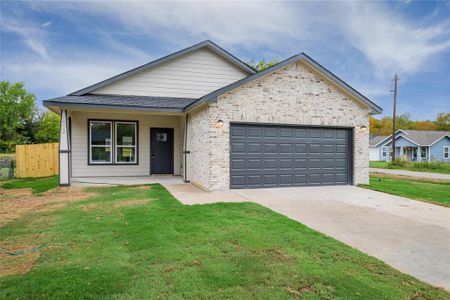 New construction Single-Family house 1502 Sayle Street, Greenville, TX 75401 - photo 0