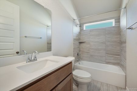 New construction Single-Family house 1855 Weinnacht, New Braunfels, TX 78132 plan Hamilton - image 12