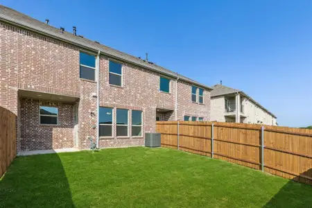 New construction Townhouse house 613 Hutchinson Ln, Lewisville, TX 75077 Baine - photo 12 12