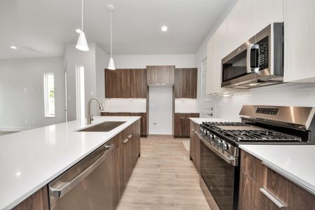 New construction Single-Family house 13402 Sombrero Cay Dr, Houston, TX 77047 - image 7