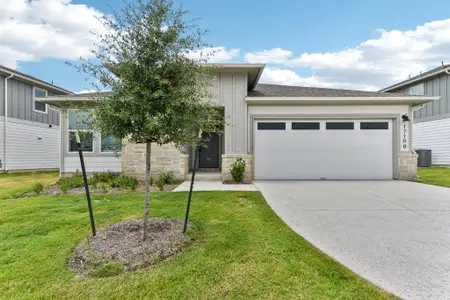 New construction Single-Family house 17108 Lomond Wy, Pflugerville, TX 78660 plan The Henderson (404) - image