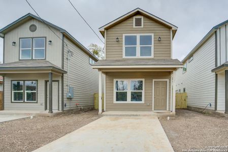 New construction Single-Family house 121 Lawton St, San Antonio, TX 78237 - image