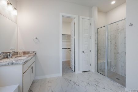 New construction Single-Family house 1863 Front Porch, New Braunfels, TX 78132 plan Elgin - image 14