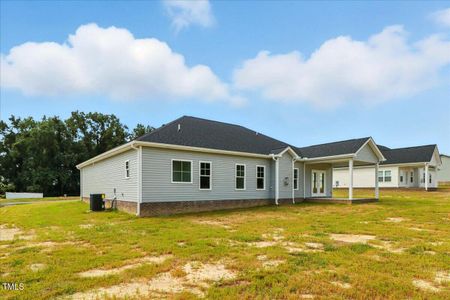 New construction Single-Family house 215 Creeks Edge Dr, Pikeville, NC 27863 plan CHARLESTON - image