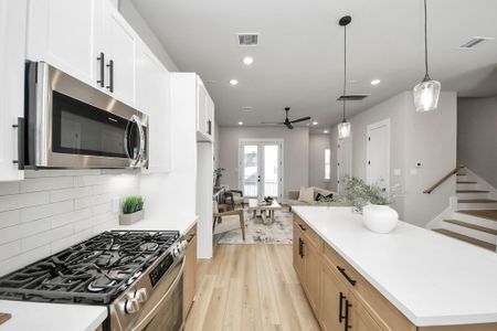 New construction Single-Family house 1102 Mansfield St, Unit c, Houston, TX 77091 - image 11