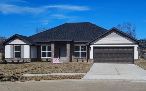 New construction Single-Family house 10 Gemstone Ct, Angleton, TX 77515 2202-0- photo 0