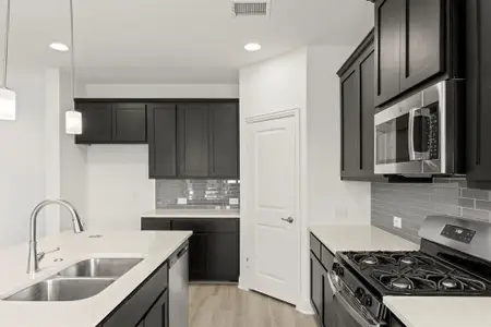 New construction Single-Family house 1212 Redcoat Dr, Forney, TX 75126 plan Freedom - image 7